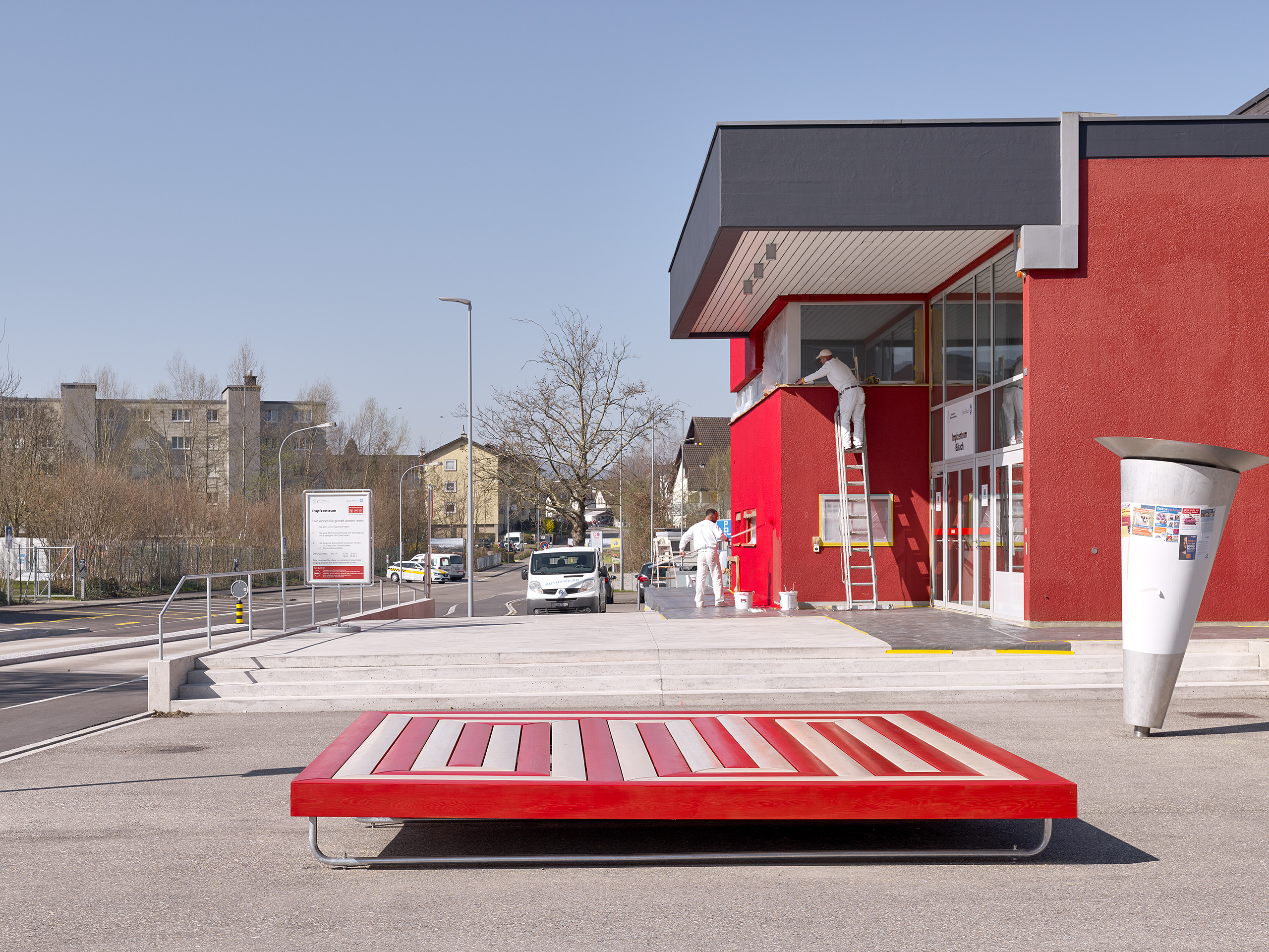 Farbsockel by Kerim Seiler